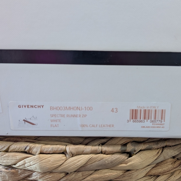 Givenchy Spectre Runner Zip Calf Leather Sneakers - Picture 14 of 14